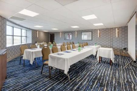 GLō Best Western Mississauga Corporate Centre - 34