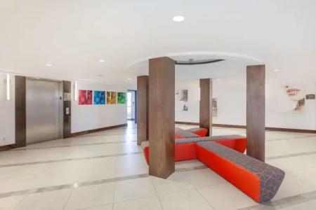 GLō Best Western Mississauga Corporate Centre - 16