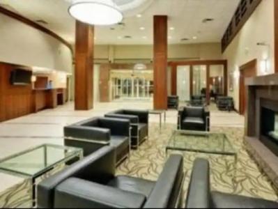 GLō Best Western Mississauga Corporate Centre - 1