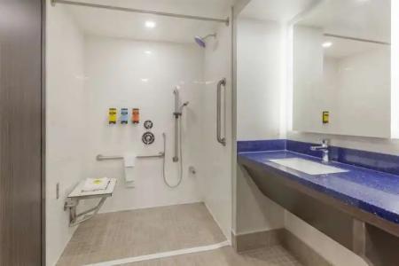 GLō Best Western Mississauga Corporate Centre - 49