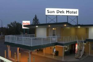 Sun-Dek Motel, Medicine Hat