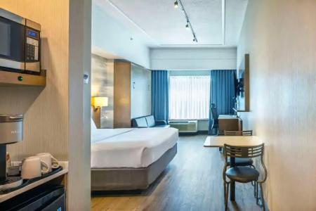 Quality Inn & Suites - 23