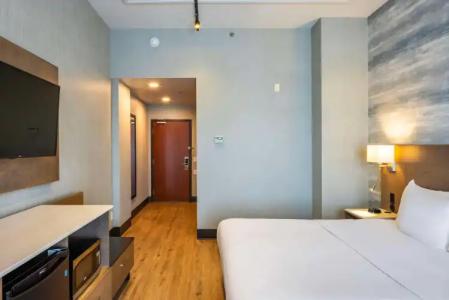 Quality Inn & Suites - 34