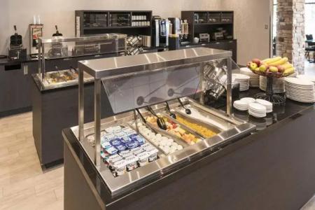 Quality Inn & Suites - 6