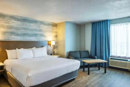 Quality Inn & Suites - 36