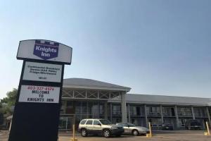 Knights Inn Lethbridge, Lethbridge
