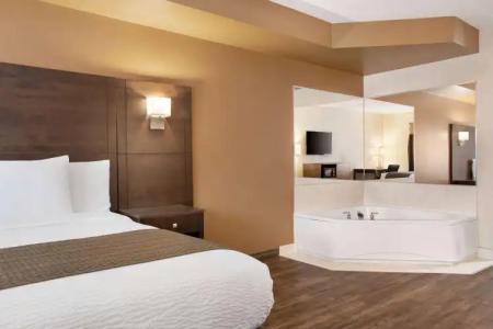 Days Inn by Wyndham Leamington - 2