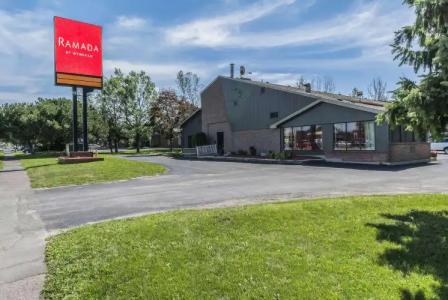 Maple Crest Inn - 11