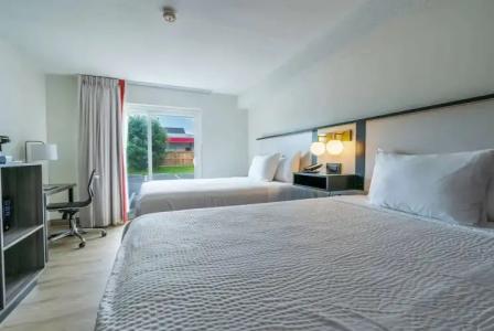 Maple Crest Inn - 17