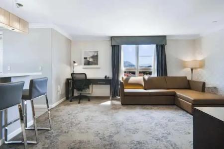 Sandman & Suites Kelowna - 76