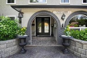 A Touch of English B&B, Kelowna