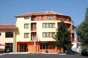 Hotel Grand, Samokov