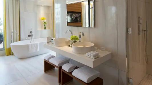 Renaissance Paris Republique & Spa - 83