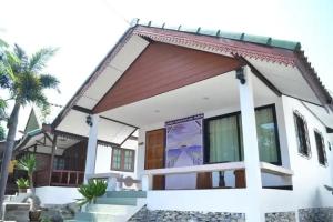 Benjaporn Bungalow, Ko Si Chang