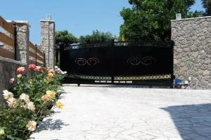 Achillion Luxury Corfu Villa, Perama