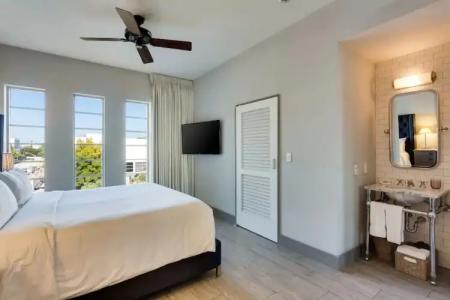 The Plymouth South Beach - 56