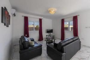 Broadway Villas, Protaras