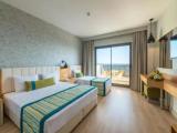 Family room with side sea view