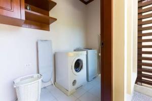 Baan Bua 3 bedrooms Villa, Nai Harn