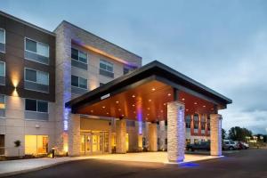 Holiday Inn Express & Suites Terrace, an IHG Hotel, Terrace