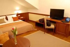 Trifecta Udvarház Guest house, Mad