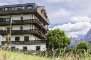 Hotel Strobl, Sesto