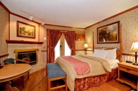 Super 8 by Wyndham Gananoque - Country Squire Resort - 14