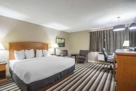 Quality Inn West Edmonton - 80