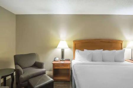 Quality Inn West Edmonton - 68