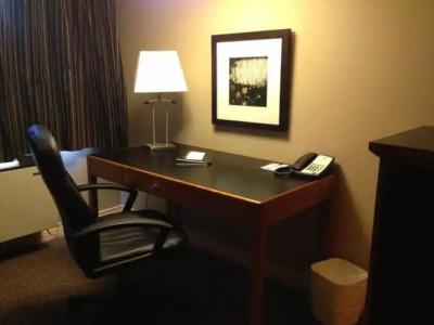 Quality Inn West Edmonton - 83