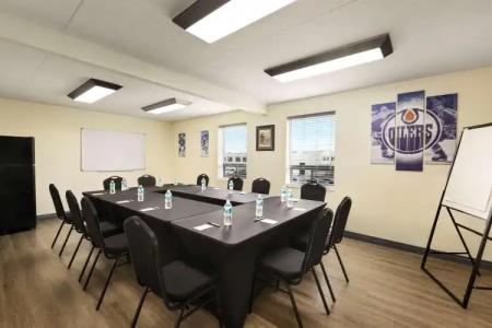 Wingate by Wyndham - Edmonton West - 9