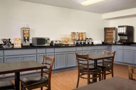 Wingate by Wyndham - Edmonton West - 16