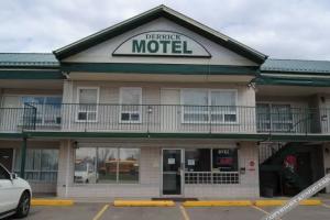 Derrick Motel, Edmonton