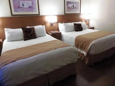 Rosslyn Inn & Suites - 1