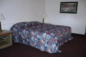 Hospitality Courtyard Inn, Cranbrook