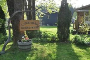 Lake Trail Guesthouse, Courtenay