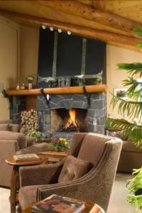 Canmore Rocky Mountain Inn - 9