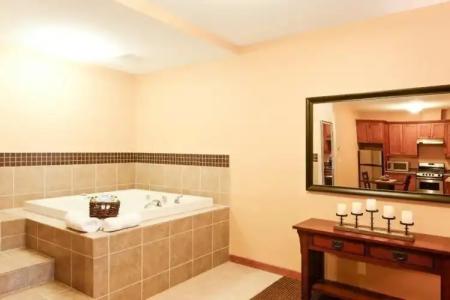 Canmore Rocky Mountain Inn - 7