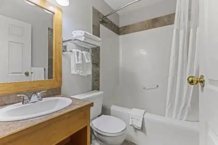 Canmore Rocky Mountain Inn - 60