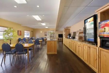 Canmore Rocky Mountain Inn - 19