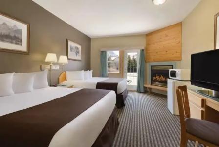 Canmore Rocky Mountain Inn - 1