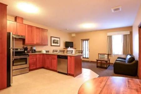 Canmore Rocky Mountain Inn - 16