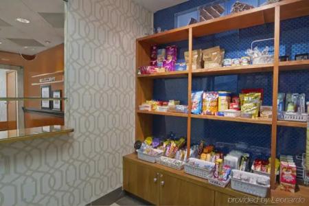 Hampton Inn & Suites by Hilton Calgary University NW - 11