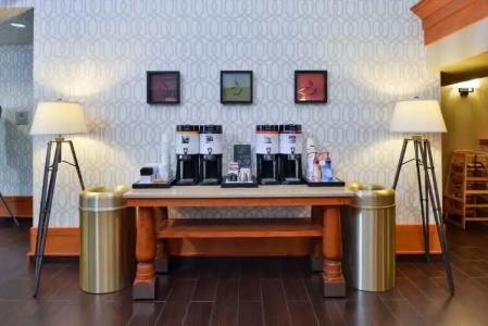 Hampton Inn & Suites by Hilton Calgary University NW - 14