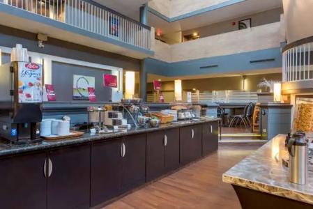 Best Western Plus Village Park Inn - 34