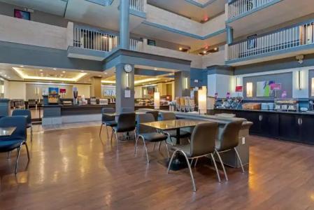 Best Western Plus Village Park Inn - 35