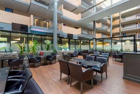 Best Western Plus Village Park Inn - 30