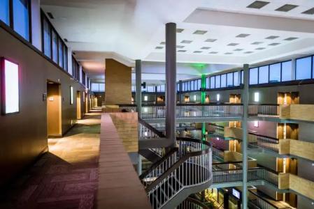 Best Western Plus Village Park Inn - 17