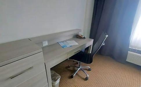 Best Western Plus Village Park Inn - 75