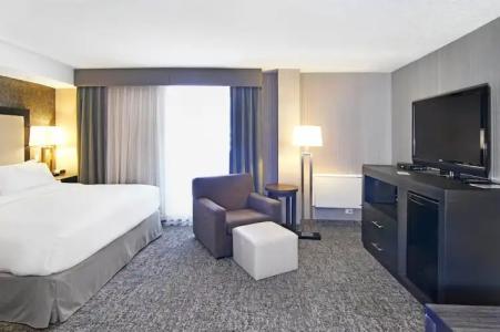 Holiday Inn Express and Suites Calgary, an IHG - 32